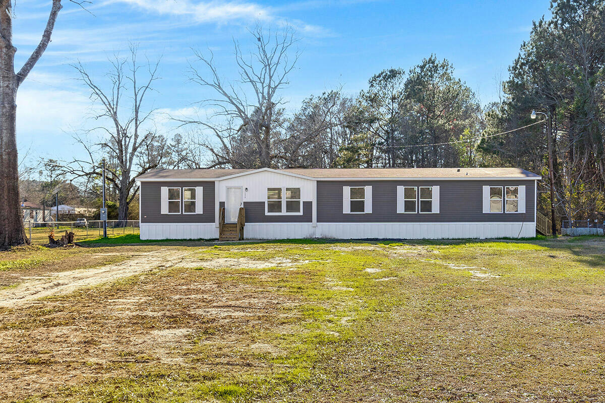7216 OLD STATE RD, HOLLY HILL, SC 29059, photo 1 of 34
