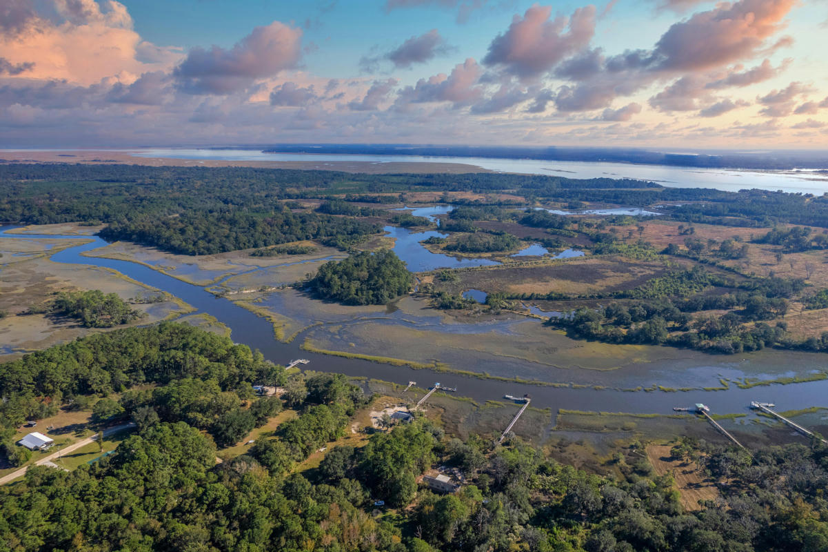 56 PLAYER RD, SEABROOK, SC 29940, photo 1 of 51