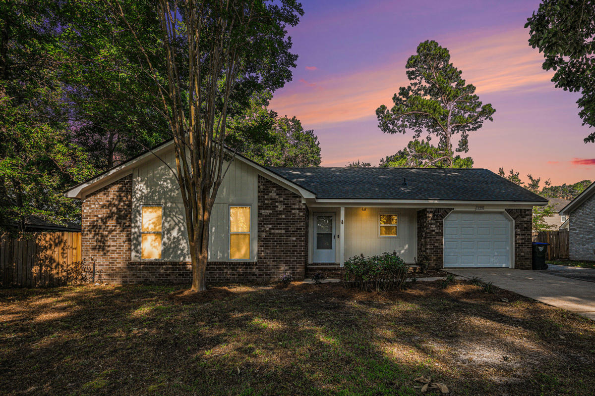 129 PIPESTONE DR, SUMMERVILLE, SC 29485, photo 1 of 32